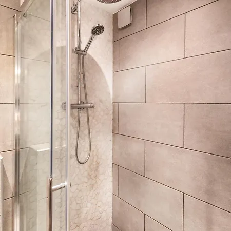 22 Minuten Amsterdam En Utrecht هيلْفِرسوم